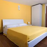 Sunflower Nocleg ze śniadaniem 3*